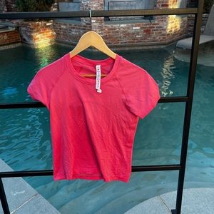 Swiftly Shirt Lululemon size 6 pink never been worn
